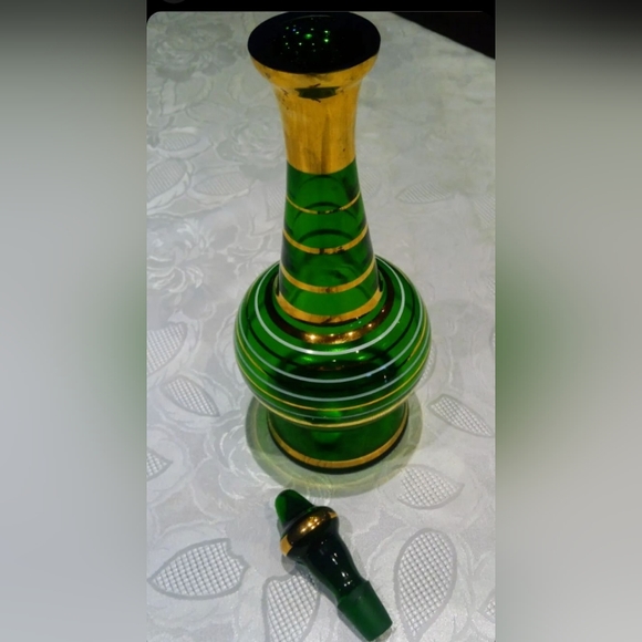 Green Glass vase Gennie in a bottle... vintage style excellent condition - Picture 5 of 13